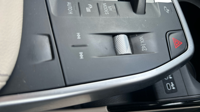 BMW 2 Series 220i MHT Luxury 5dr DCT [Tech Plus Pack] Petrol Hatchback